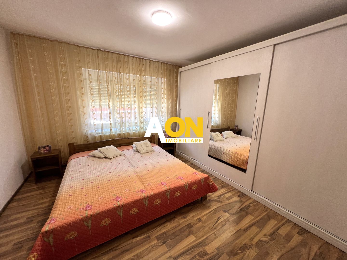 Casa de vanzare pretabila 2 familii, garaj, livada, comuna Pianu - Poză 2