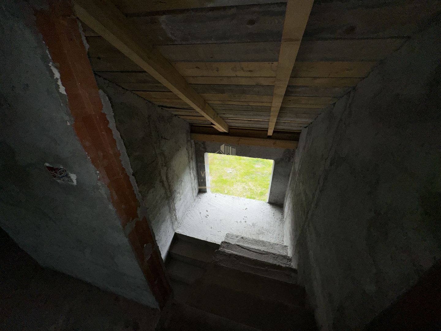 VILA 5 CAMERE, ZONA ULTRA CENTRALA, CAMPULUNG MUSCEL, TEREN 500 MP - Poză 13