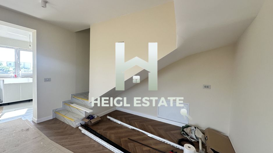 Duplex cu 4 camere separat prin camera tehnica - Poză 5