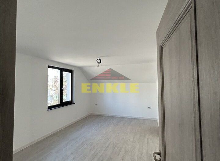 Casa de vanzare, zona Liceul Pedagogic. Pret 225.000€ Negociabil! - Poză 9