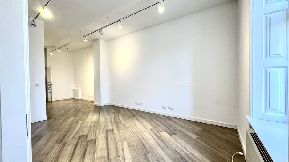 Spațiu Birou - Imobil complet renovat - Poză 16