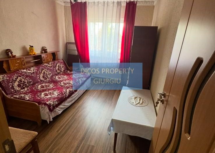 De Vânzare - Apartament 3 Camere, Strada Decebal - Poză 7