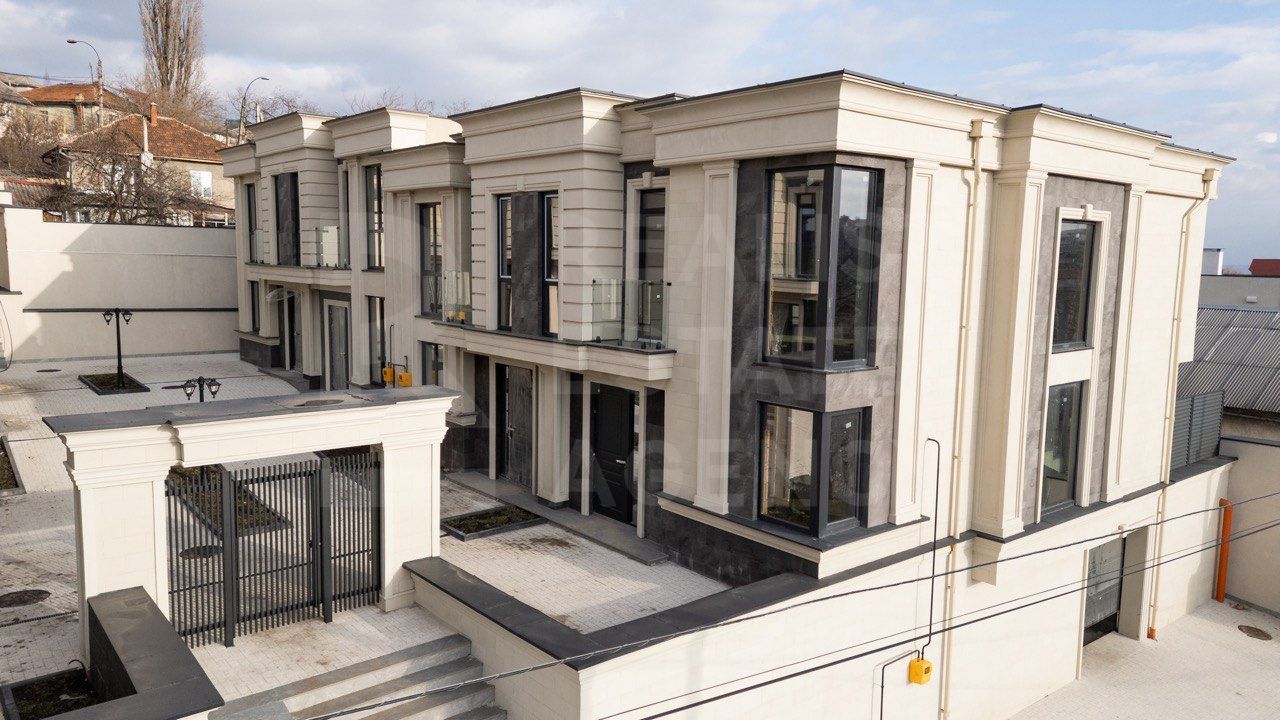 Vânzare, townhouse, 2 nivele, 3 camere, strada Maciesilor, Telecentru - Poză 1