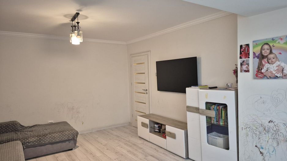 Apartament spațios in  Mazepa 1 - 3 camere, 2 băi, etaj 2 - Poză 3