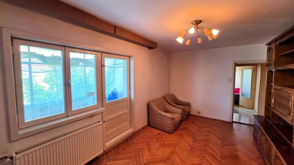 Vand apartament cu 2 camere decomandat in Calea Lipovei - Poză 5
