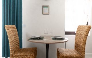 2 cam SD Royal Town, 62 mp, 2 balcoane, parcare, mobilat ,169500 € - Poză 9