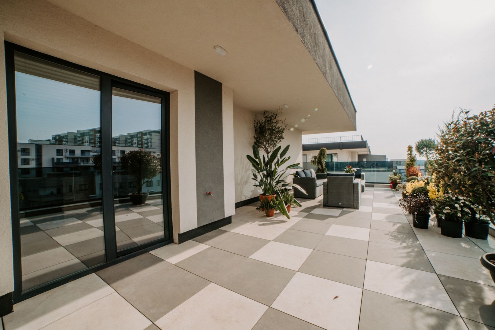 Penthouse 2 camere mobilat utilat panouri solare pompa caldura - Poză 5