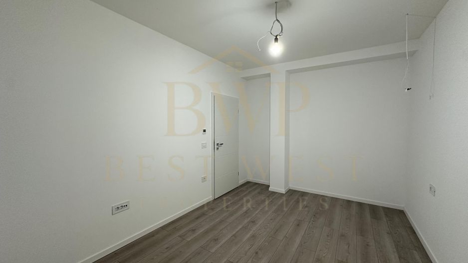 Duplex 1/2 4 camere, 3 băi, la strada principală Mosnita Veche - Poză 11