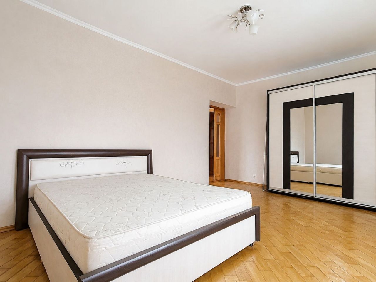 Cojușna - Casă 6 Dormitoare + Living | 259 m² | teren 10,81 ari | Spațiu generos pentru familie | 280.000 € - Poză 29