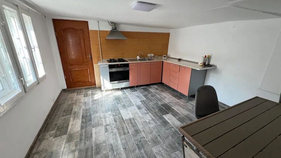 Casă de vânzare în Focșani – ideală pentru locuit sau investiție! - Poză 1