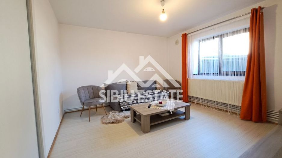 Casa Sibiu cu pivnita si garaj, curte mare - Poză 5