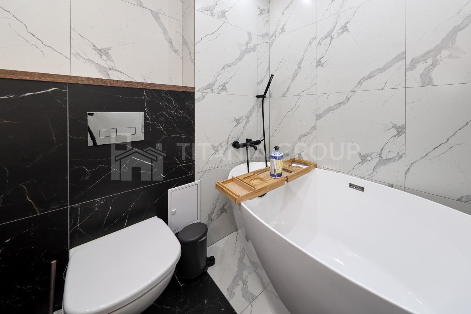 Apartament cu 3 camere, 2 bai, mobilat lux - zona Coresi - Poză 15