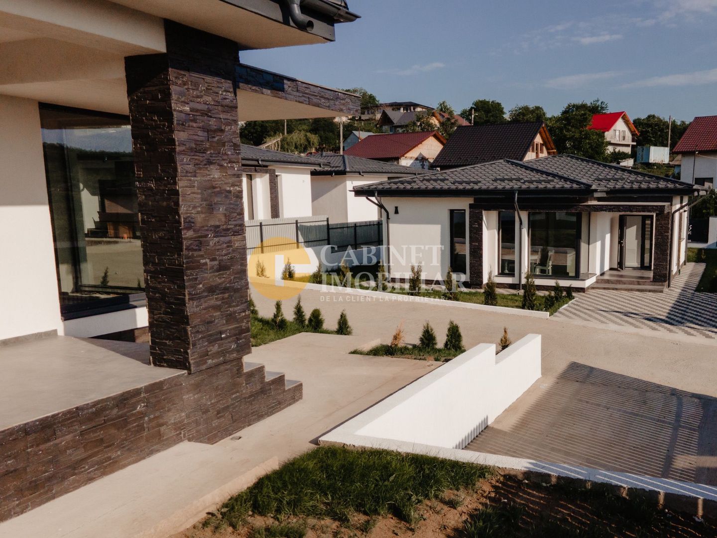 Casa individuala LA ASFALT - parter - PREMIUM - Visan, Bucium - Poză 4