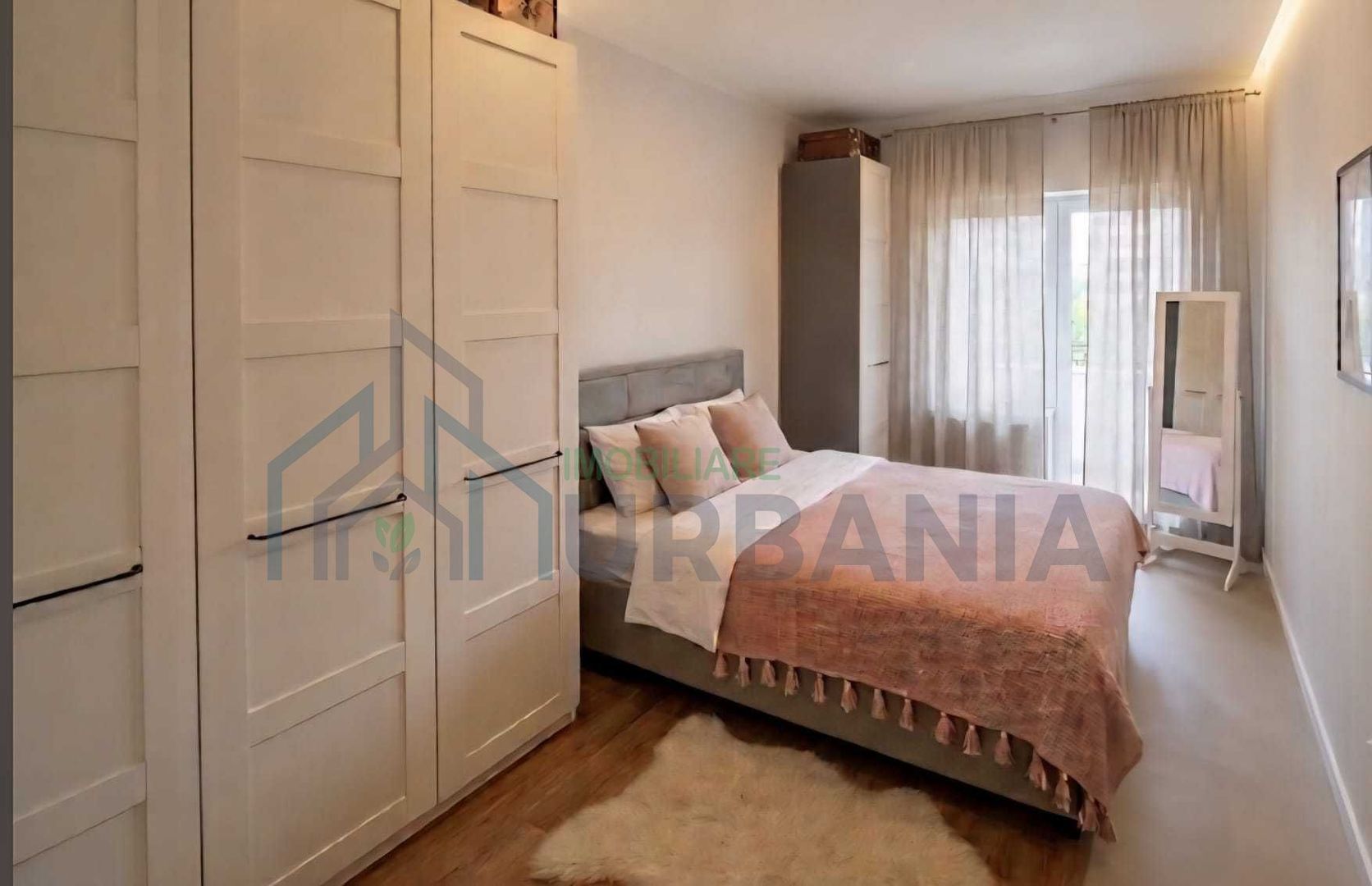 Vând apartament 2 camere în complexul Royal Town, Copou, Valea Lupului - Poză 3