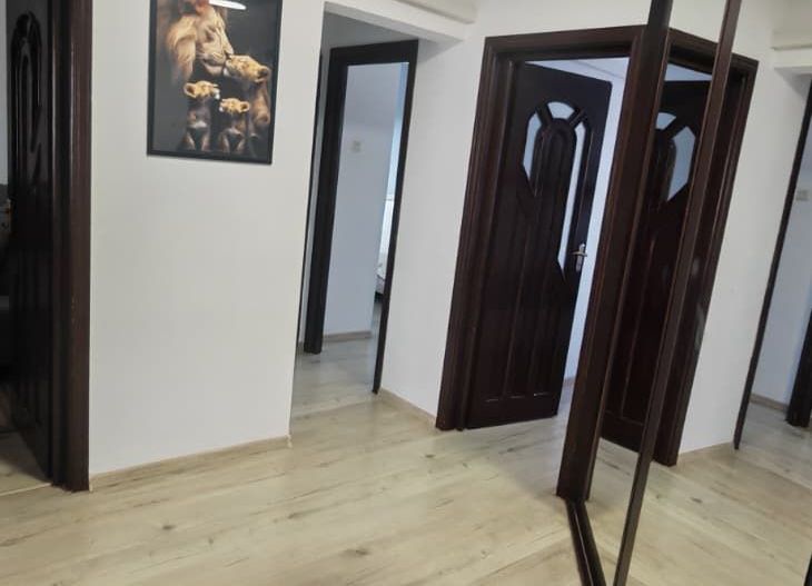 Apartament renovat 3 camere Dec 72 mp Dacia 131999 euro - Poză 11