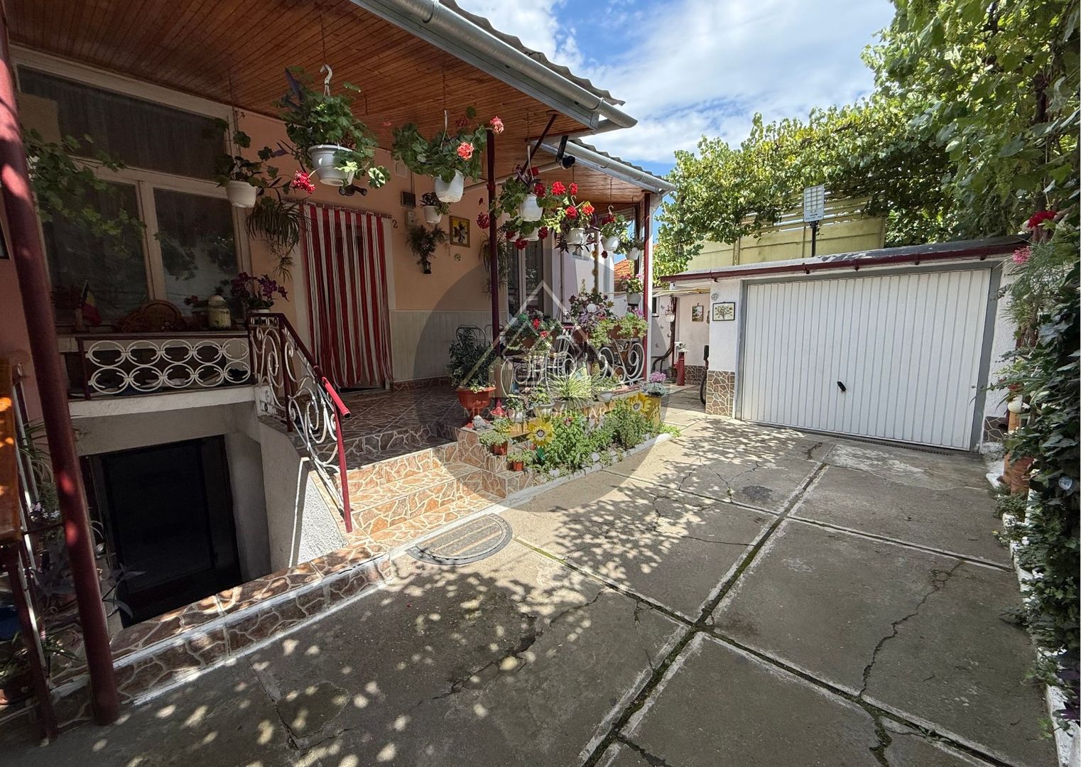 Apartament la casă de 2 camere, Medias - Poză 2