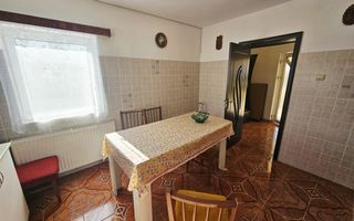 Casă 5 camere + teren generos 1700 mp – Ariceștii Rahtivani - Poză 12