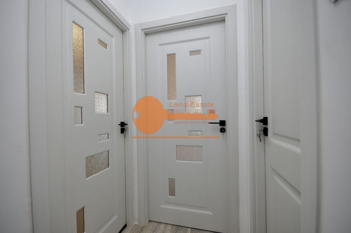 Apartament cu 3 camere in zona Pacii-Apusului - Poză 15