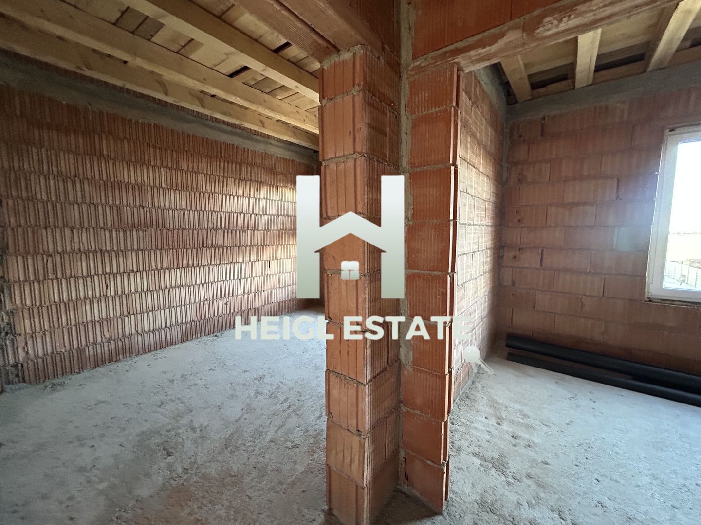 Duplex despartit prin camera tehnica Sacalaz - Poză 5