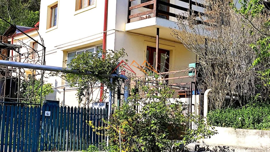 VILĂ P+E DE VÂNZARE | 5 CAMERE | TEREN 451 MP | CÂMPINA - Poză 1