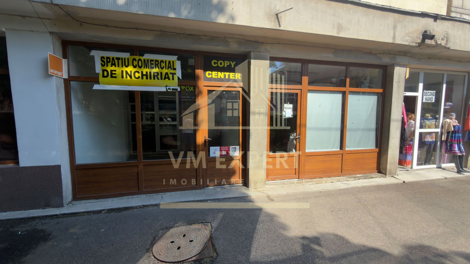 DE VÂNZARE – Două spații comerciale cu vitrină stradală, zona Turn – Câmpulung Muscel - Poză 2