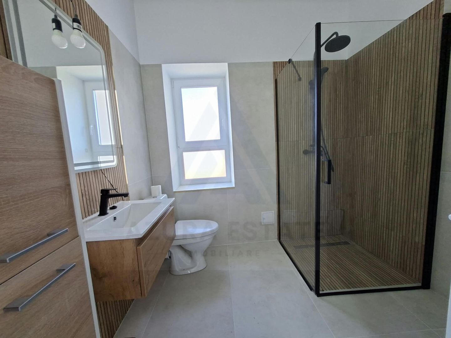 Apartament la casa 110 mp utili etaj 1 pivnita 20 mp zona Trei Stejari - Poză 8