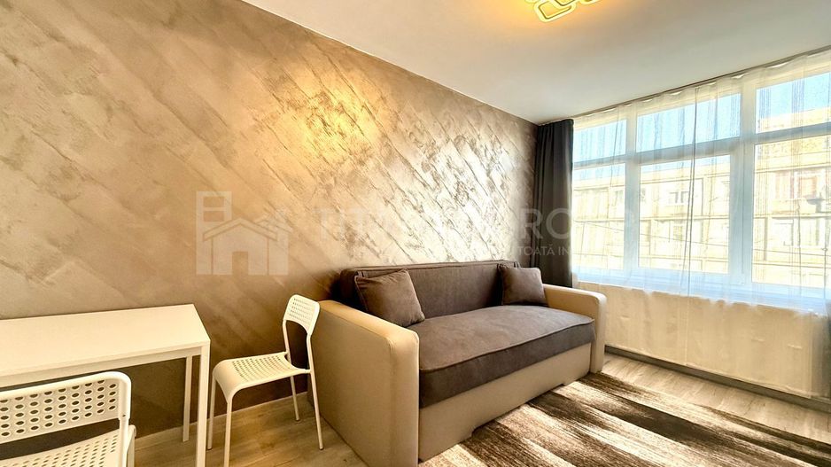 Garsoniera decomandata, etaj intermediar - Zona Tractorul, Coresi - Poză 1