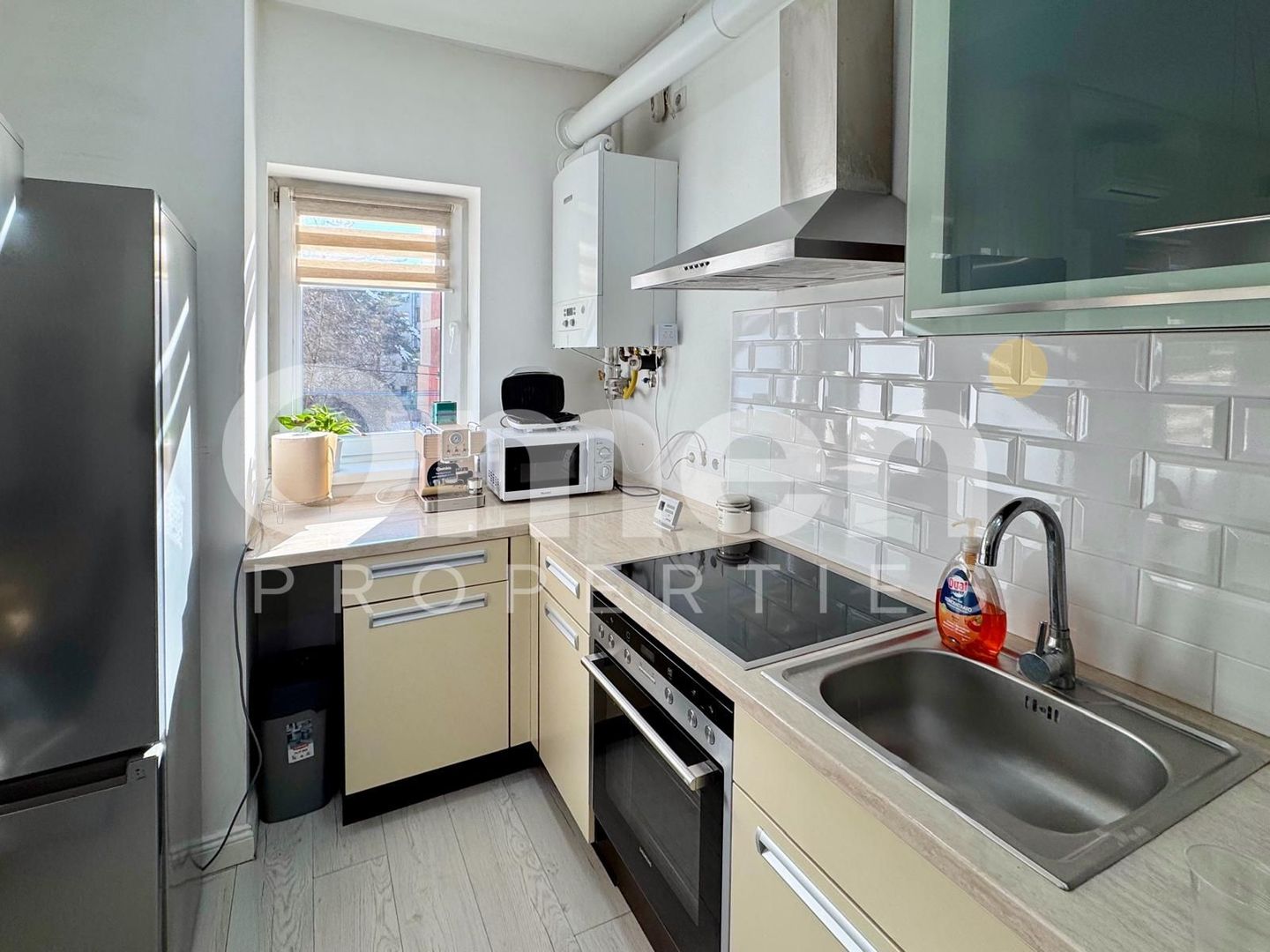 Apartament 2 camere de închiriat | zonă ultracentrală | loc de parcare inclus | - Poză 3