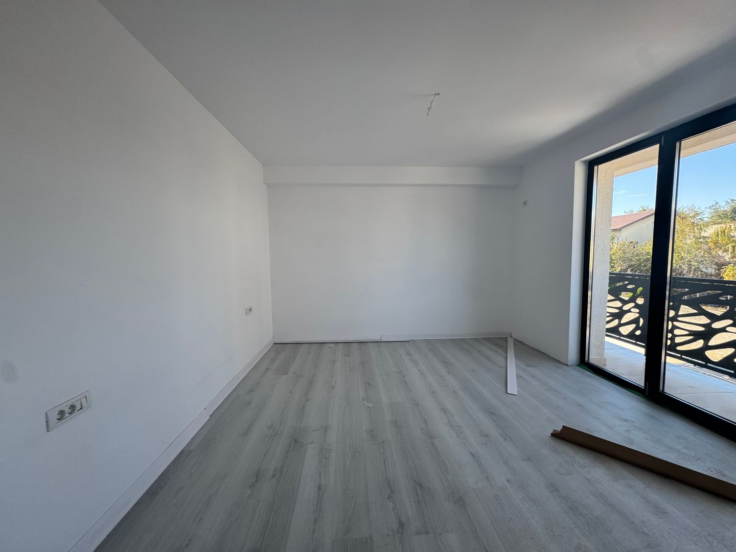Vila 5 camere Otopeni Central-bucatarie si finisaje incluse - Poză 15