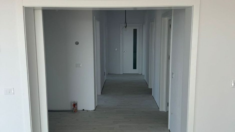 Vând casă Rediu langa padure - Poză 3
