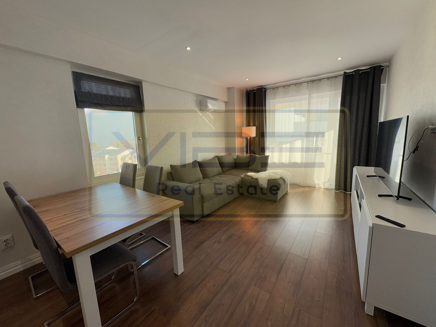Apartament 2 camere + posibilitate 2 locuri parcare Copou - Royal Town - Poză 6