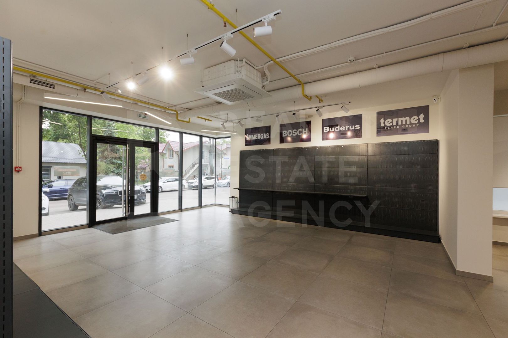 Chirie, spațiu comercial, amplasat în Ungheni, str. Mihai Eminescu - Poză 8