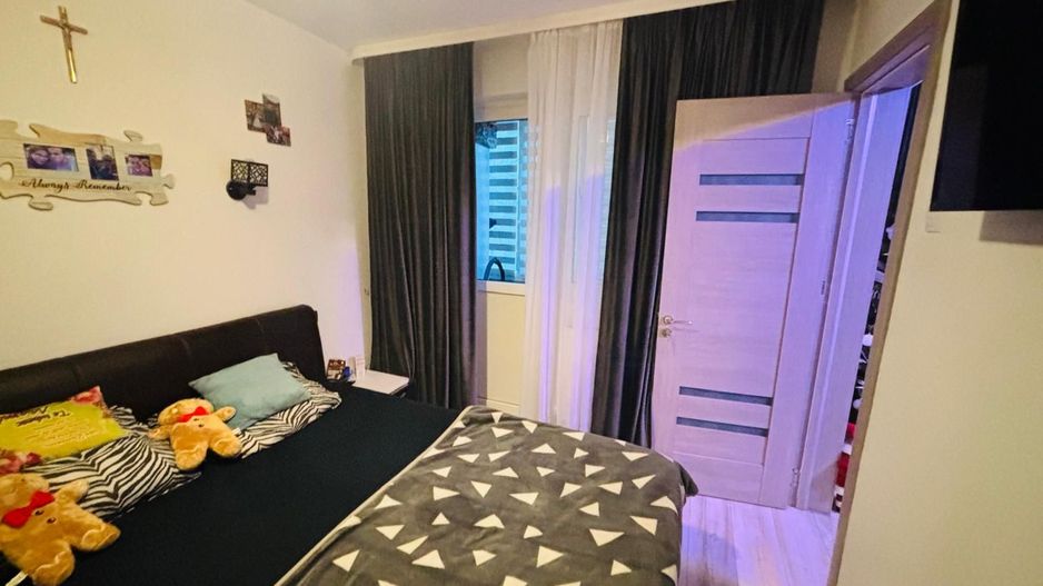 Apartament 3 camere • Zonă Universitate • 90.000 € - Poză 3