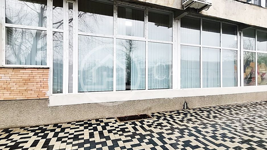 Spatiu comercial de inchiriat cu 3 camere in zona Cantemir, Oradea - Poză 12