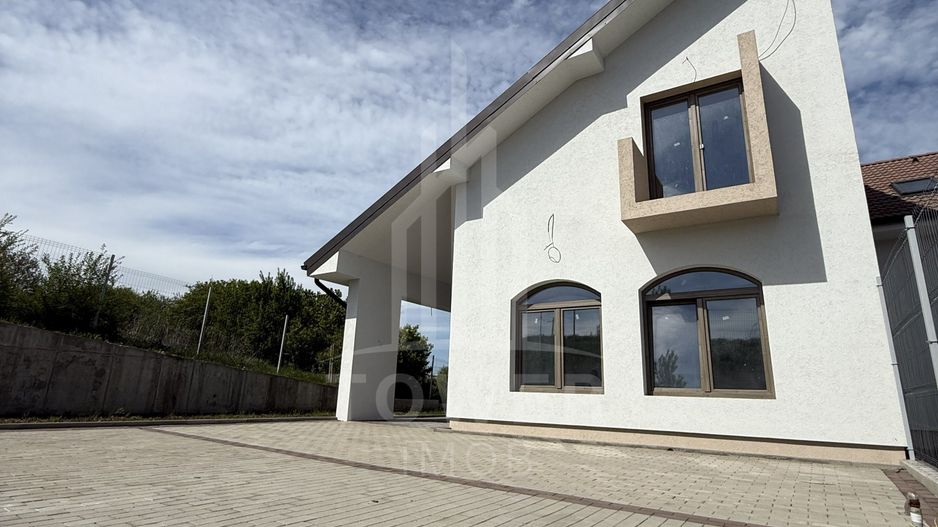 Casa rezidențială cu 7 camere, 3 băi, dressing, pivniță – Sura Mica - Poză 4