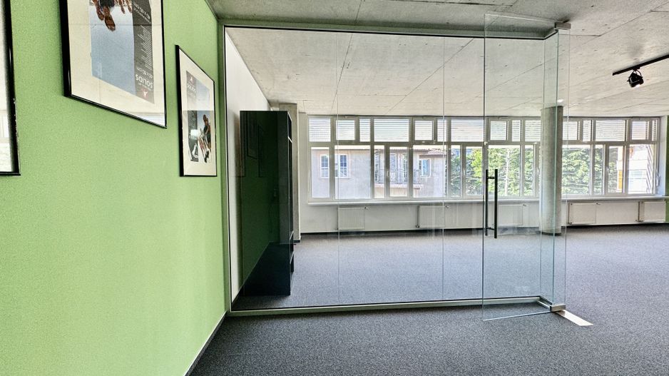 Clădire de birouri în zona Centrală - Poză 4