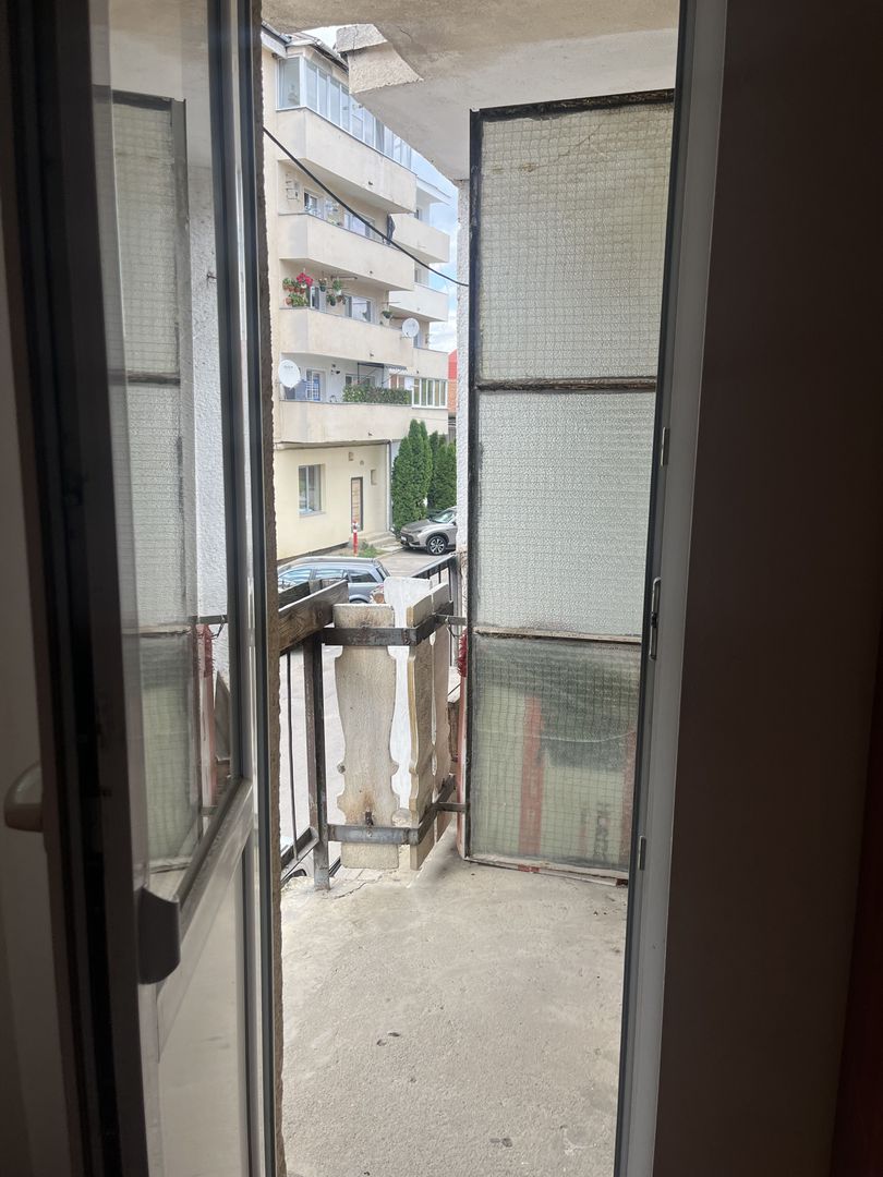 Apartament de închiriat cu 2 camere, în centrul orașului Covasna. - Poză 8
