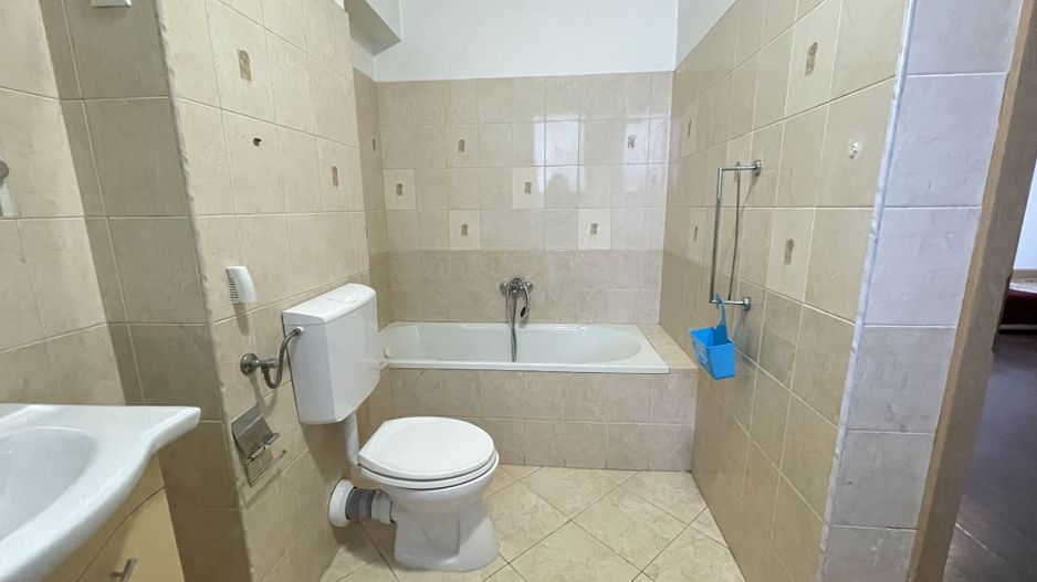 Apartament doua camere,etaj 1,doua locuri de parcare - Poză 15