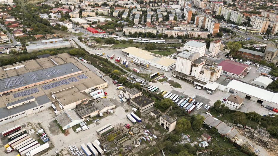 Teren industrial de 6,820mp Strada Poetului - Poză 2