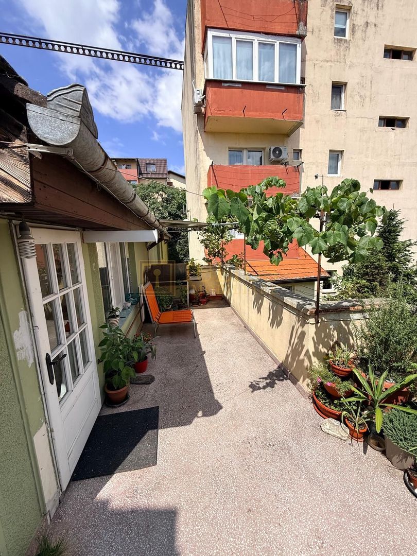 2 camere| curte comuna cu 3 apartamente| centrala proprie| zona aradului| - Poză 15