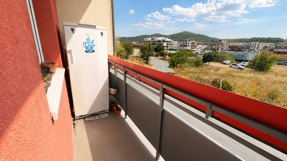 Apartament 2 camere cu 2 balcoane si parcare subterana, Str. Eroilor - Poză 10