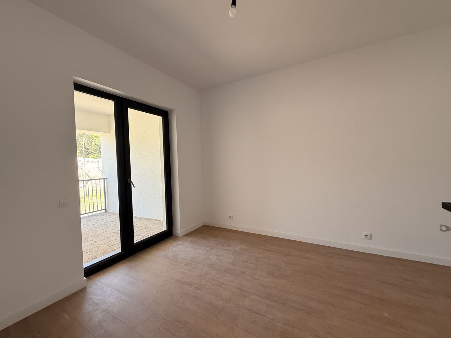 🏡 Apartament finisat premium cu terasă și priveliște liberă 🌿 - Poză 4