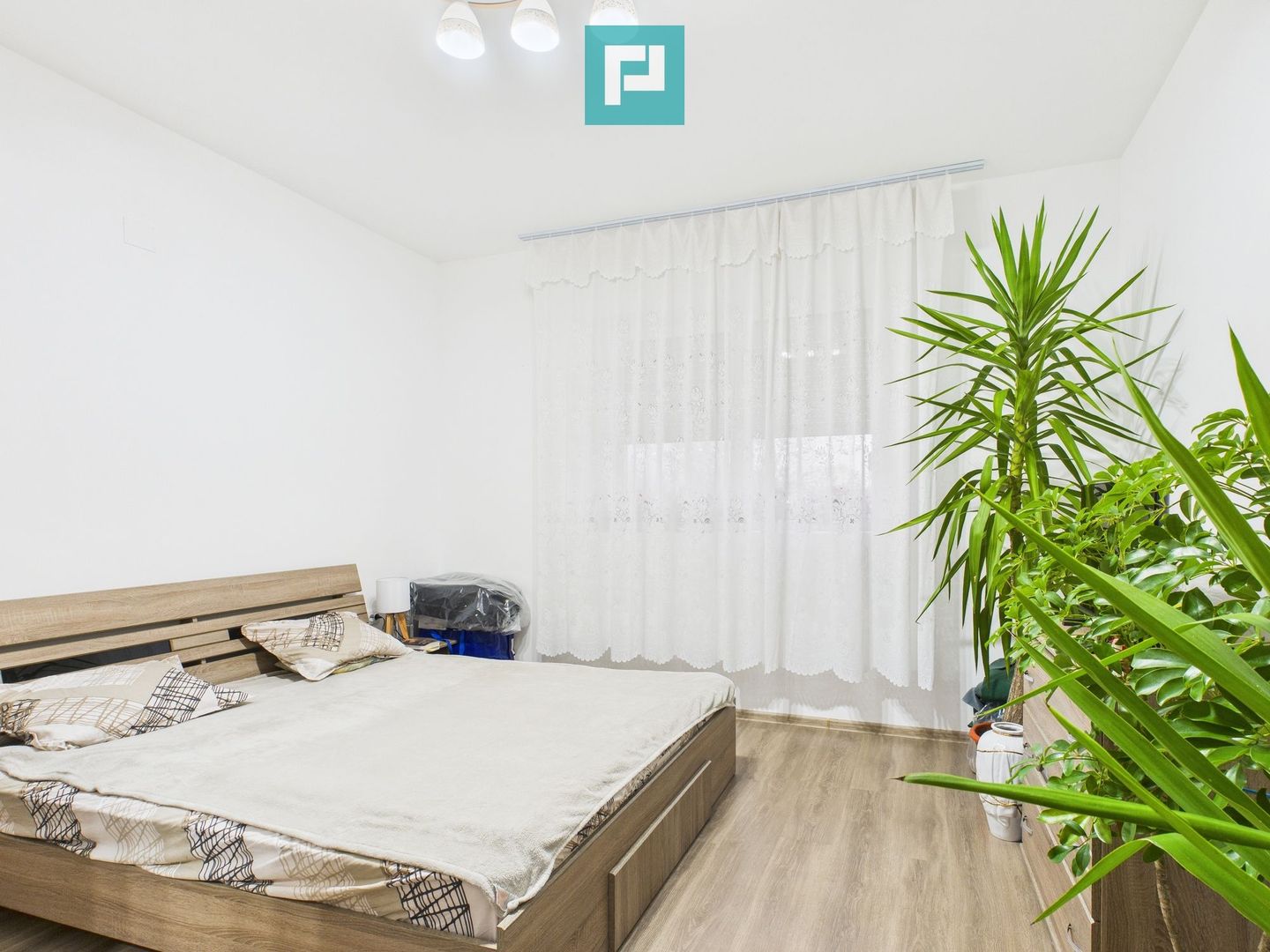 Casă cu 2 corpuri și 3 camere în Nădab - Poză 6