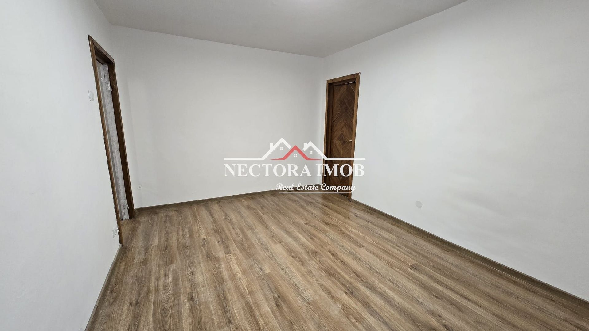 NECTORA IMOB-OCAZIE Apartament 3 camere, 54 mp, Str. R. Reagan, Et. 3 - Poză 2