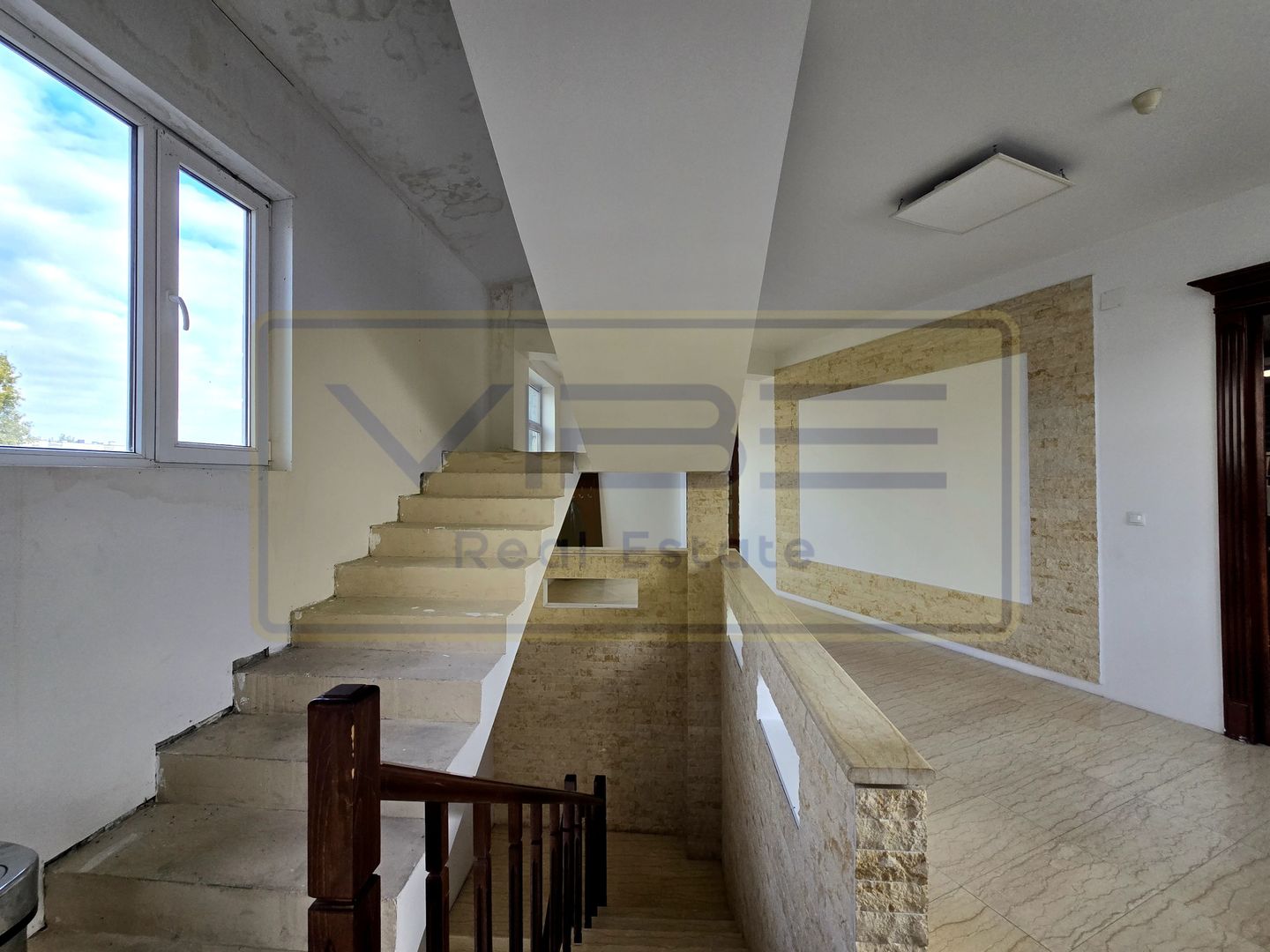 Spatiu comercial/ Showroom/ Productie- 225mp/ 450 mp - Central- Podu Ros - Poză 2