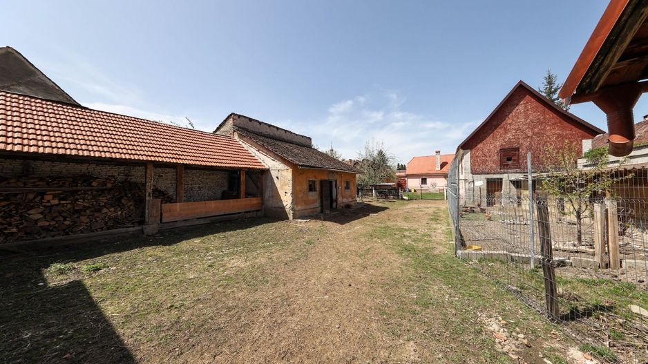 Casă Săsească Autentică cu Șură Impresionantă în Cristian – Teren 2729mp - Poză 8