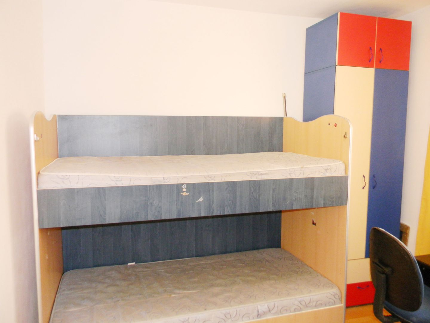 Apartament cu 3 camere mobilate,cartier Tractoru - Poză 6
