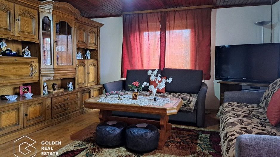 Casa mare cu 2 spatii comerciale, in Faget - Poză 3