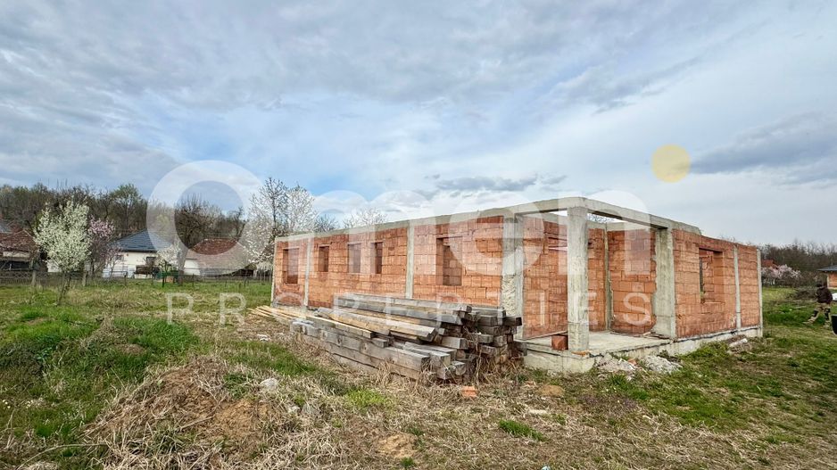 Casă la roșu de vânzare | un singur nivel | ieșire Tăuții Măgherăuș | - Poză 1