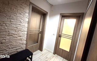 Apartament 2 camere, Podu Roș, etaj 1, ultracentral, 5 minute de Palas, stare excelentă - Poză 2
